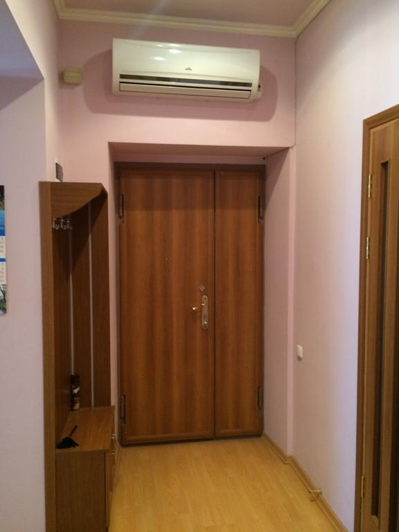 Apartment On Hanrapetutyan Street Jerevan Buitenkant foto