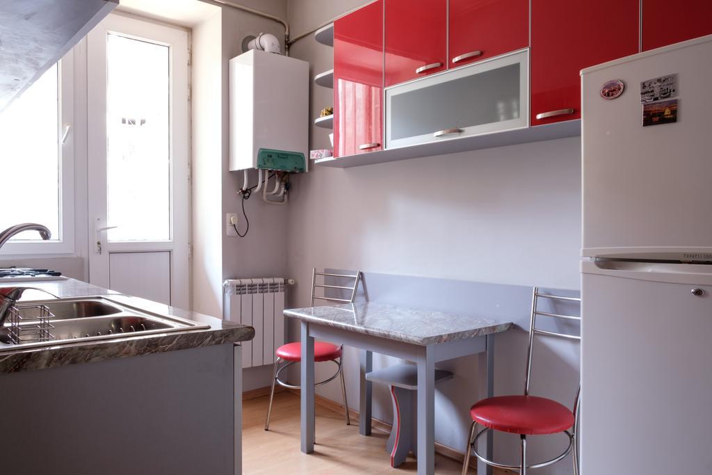 Apartment On Hanrapetutyan Street Jerevan Buitenkant foto