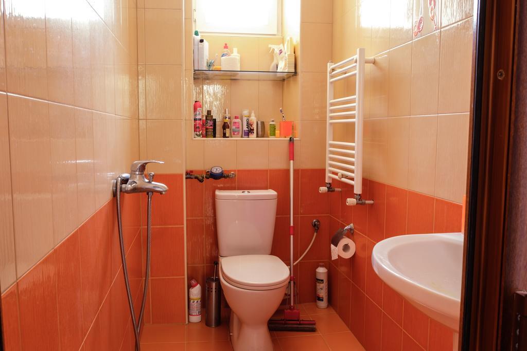 Apartment On Hanrapetutyan Street Jerevan Buitenkant foto